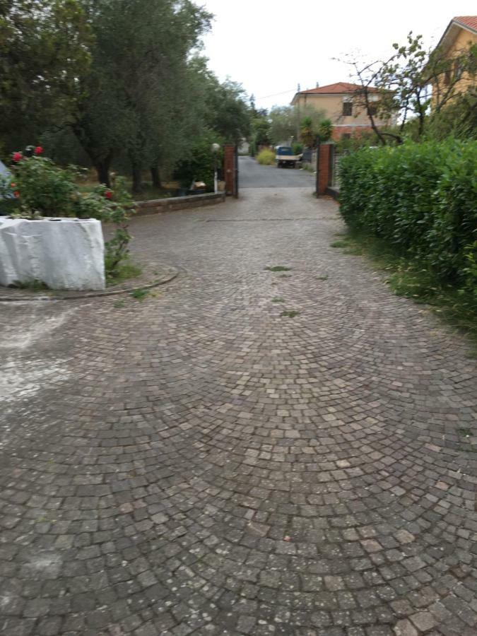 Casa Degli Zii Appartamento Letizia Luni 外观 照片