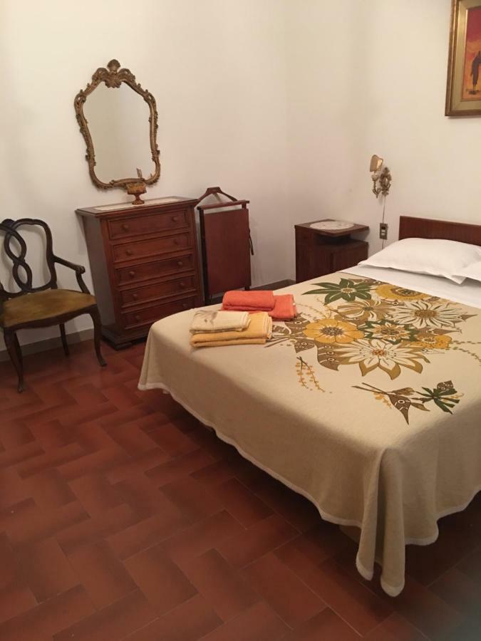 Casa Degli Zii Appartamento Letizia Luni 外观 照片